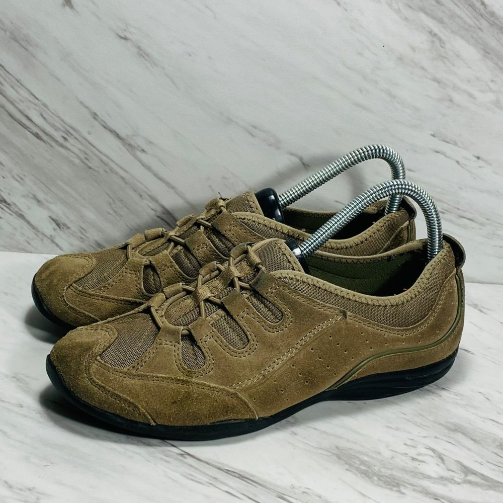 Lands’ End womens US 7.5B Suede hiking walking shoes Tan 393493